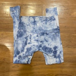 Lululemon diamond dye aligns